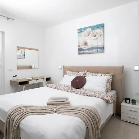Villa Edo 2 *